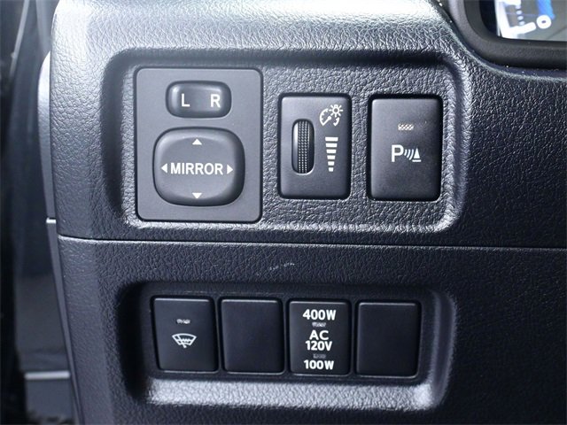 2018 Toyota 4Runner SR5 photo 14