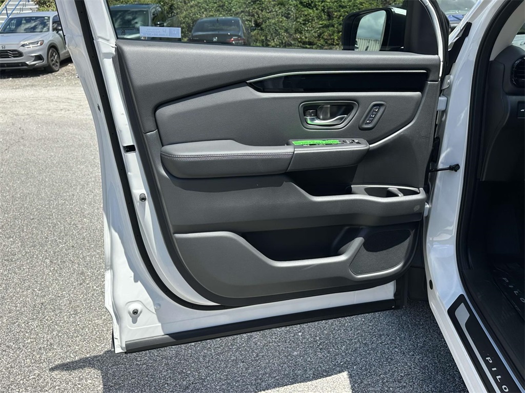 2025 Honda Pilot EX-L photo 4