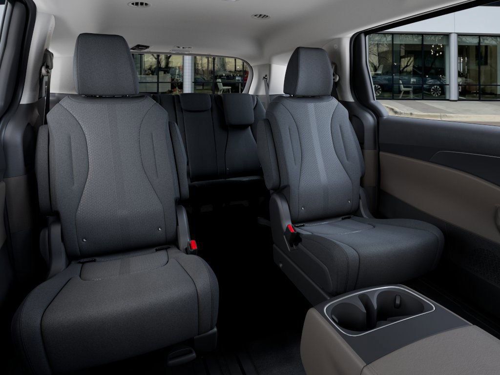 2026 Kia Carnival LX photo 18