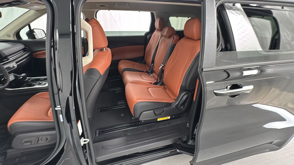 2026 Kia Carnival EX photo 15