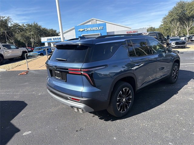 2026 Chevrolet Traverse photo 2