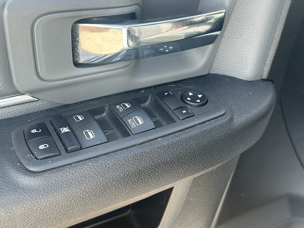 2022 Ram 1500 Classic SLT photo 10