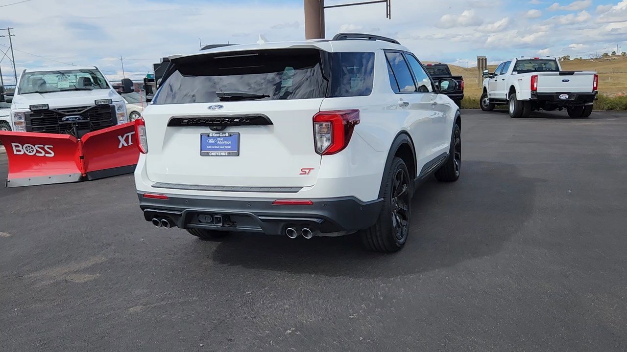 2022 Ford Explorer ST photo 3