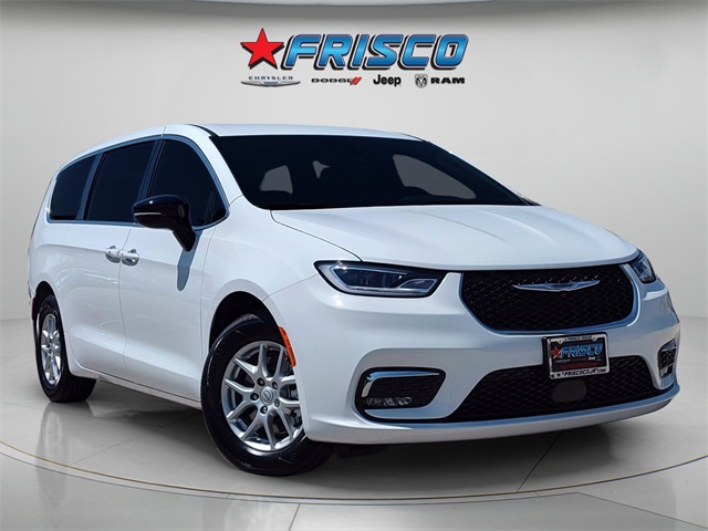 2026 Chrysler Pacifica Select's photo