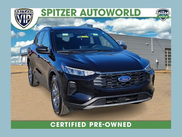 2025 Ford Escape ST-Line's photo