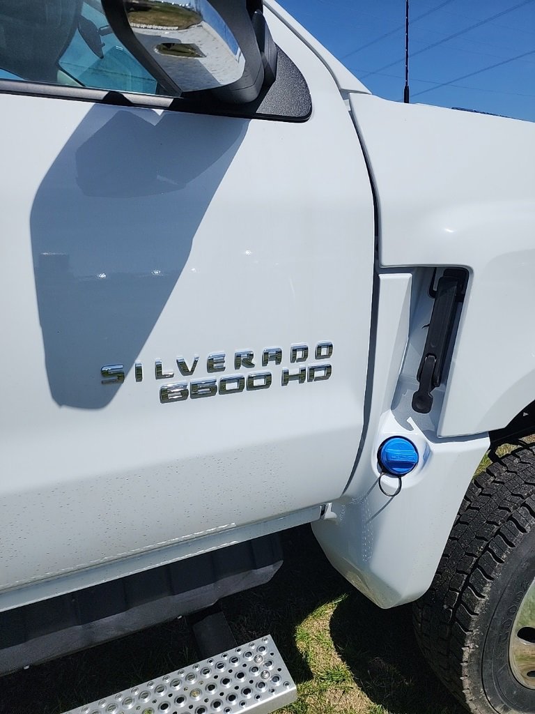 2024 Chevrolet Silverado 6500HD Work Truck photo 17