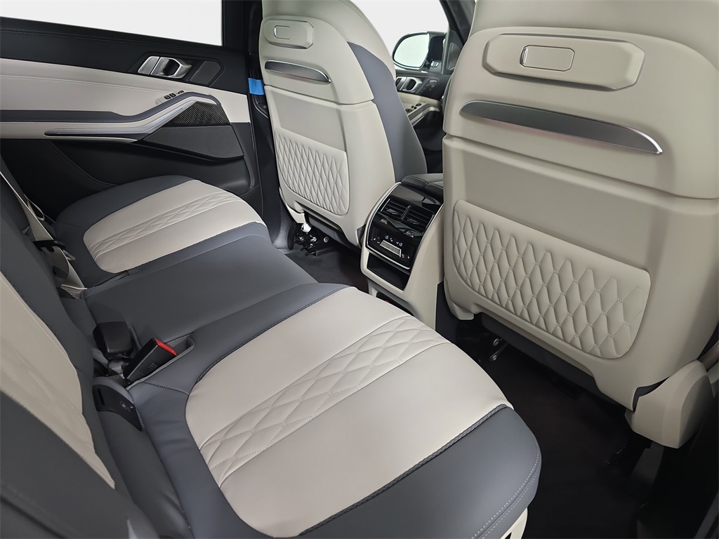 2026 Bmw X7 M60i photo 11