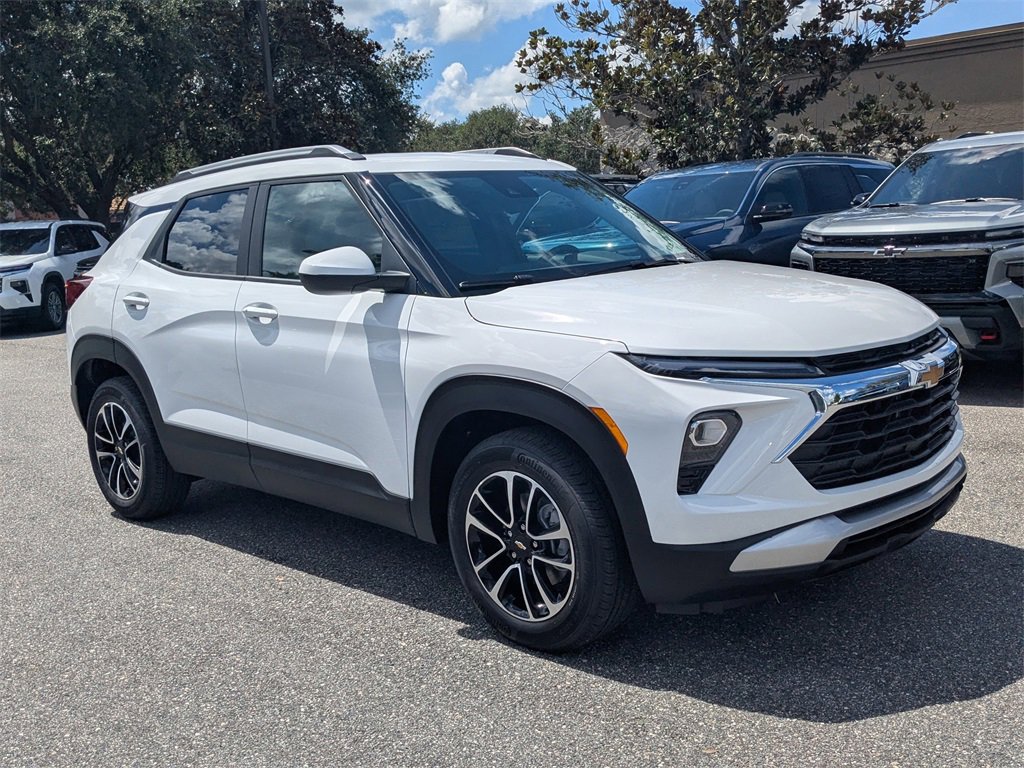 2026 Chevrolet Trailblazer LT photo 2