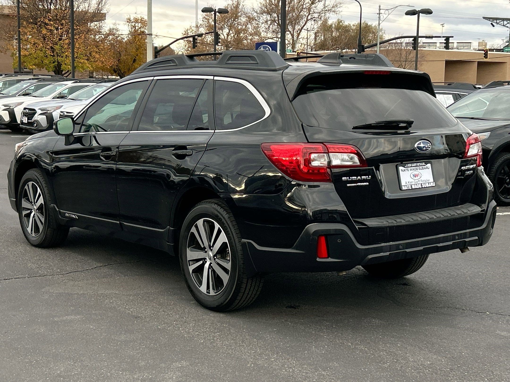 2018 Subaru Outback Limited photo 4