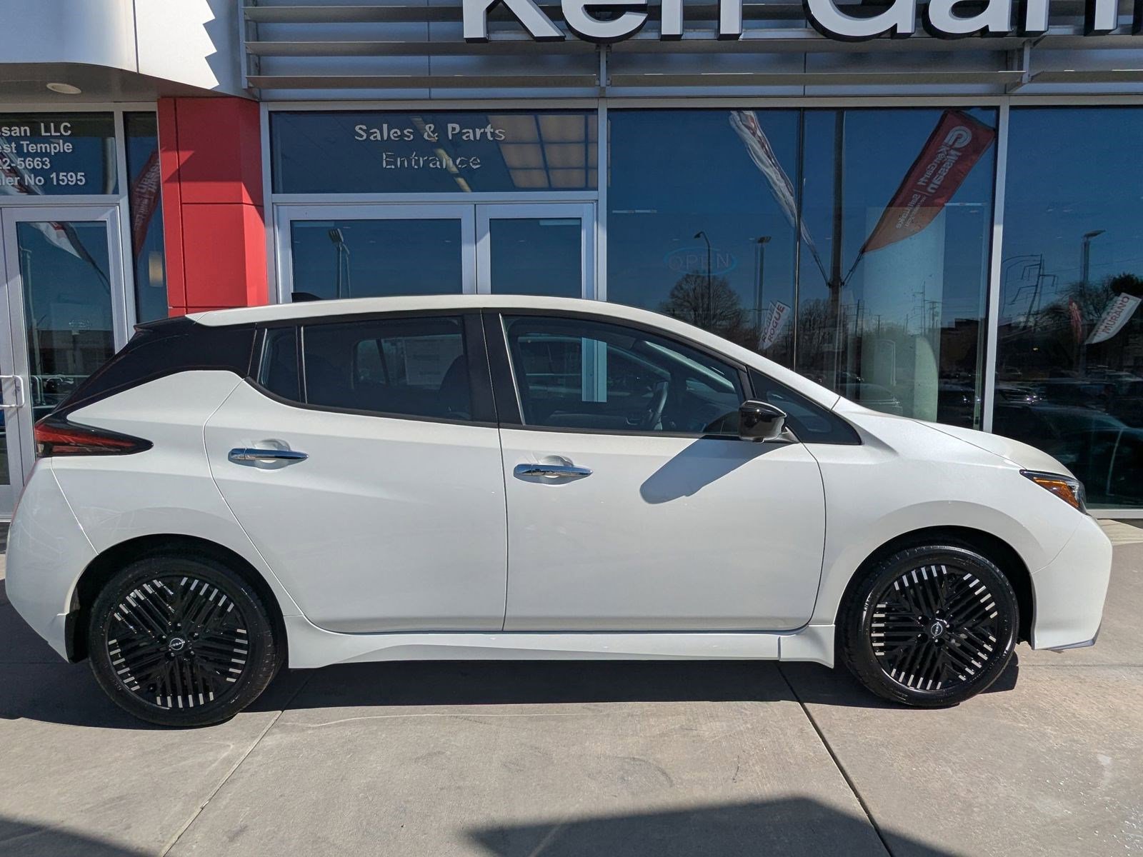 2025 Nissan Leaf SV Plus photo 2