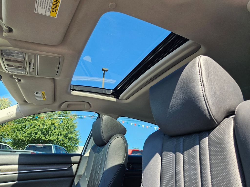 2021 Honda Accord Hybrid EX-L photo 25