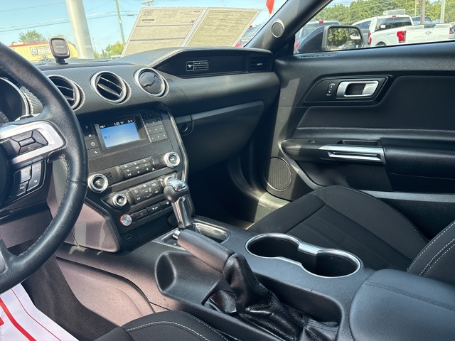 2020 Ford Mustang EcoBoost photo 17