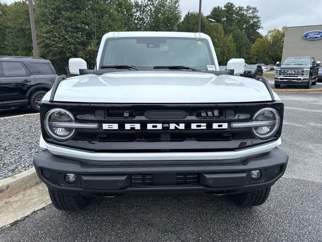 2025 Ford Bronco Outer Banks photo 4