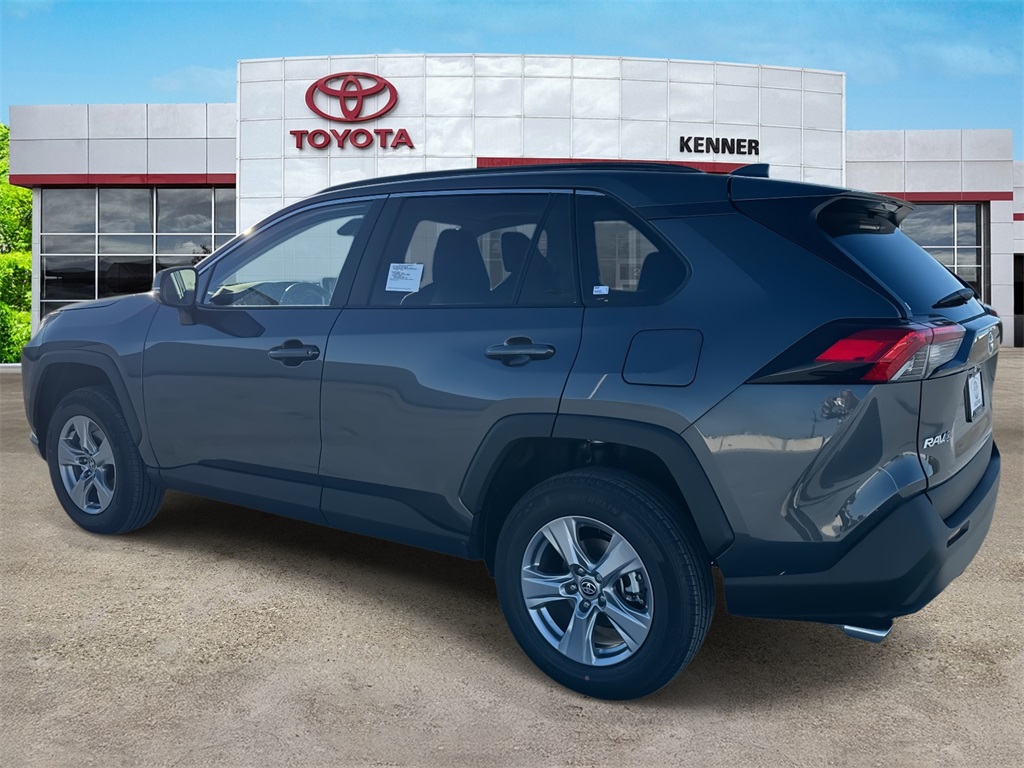 2025 Toyota RAV4 XLE photo 2