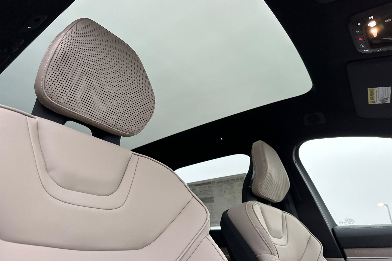2025 Volvo EX90 Twin Motor Performance Ultra photo 16