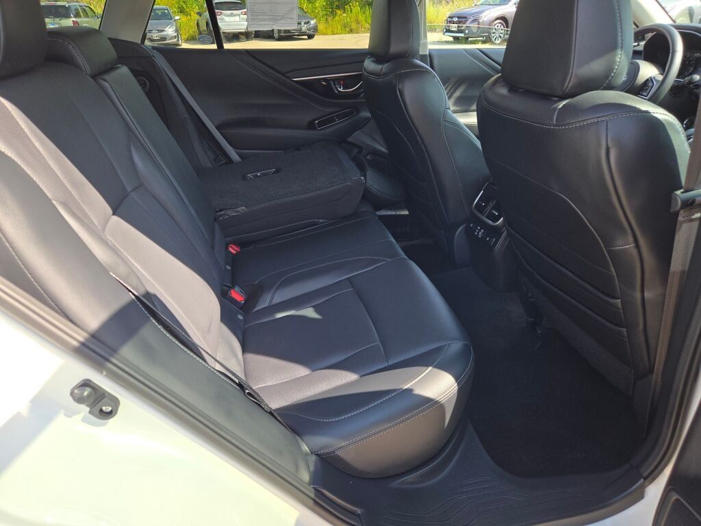 2023 Subaru Outback Limited photo 6