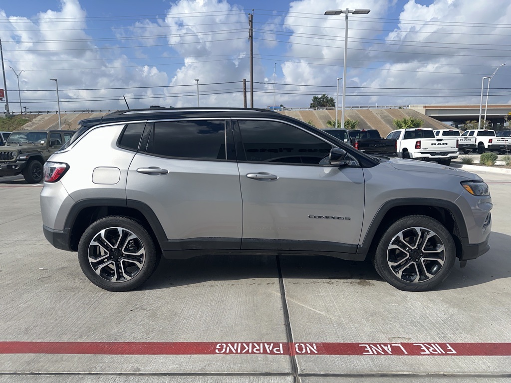 2022 Jeep Compass Limited photo 4
