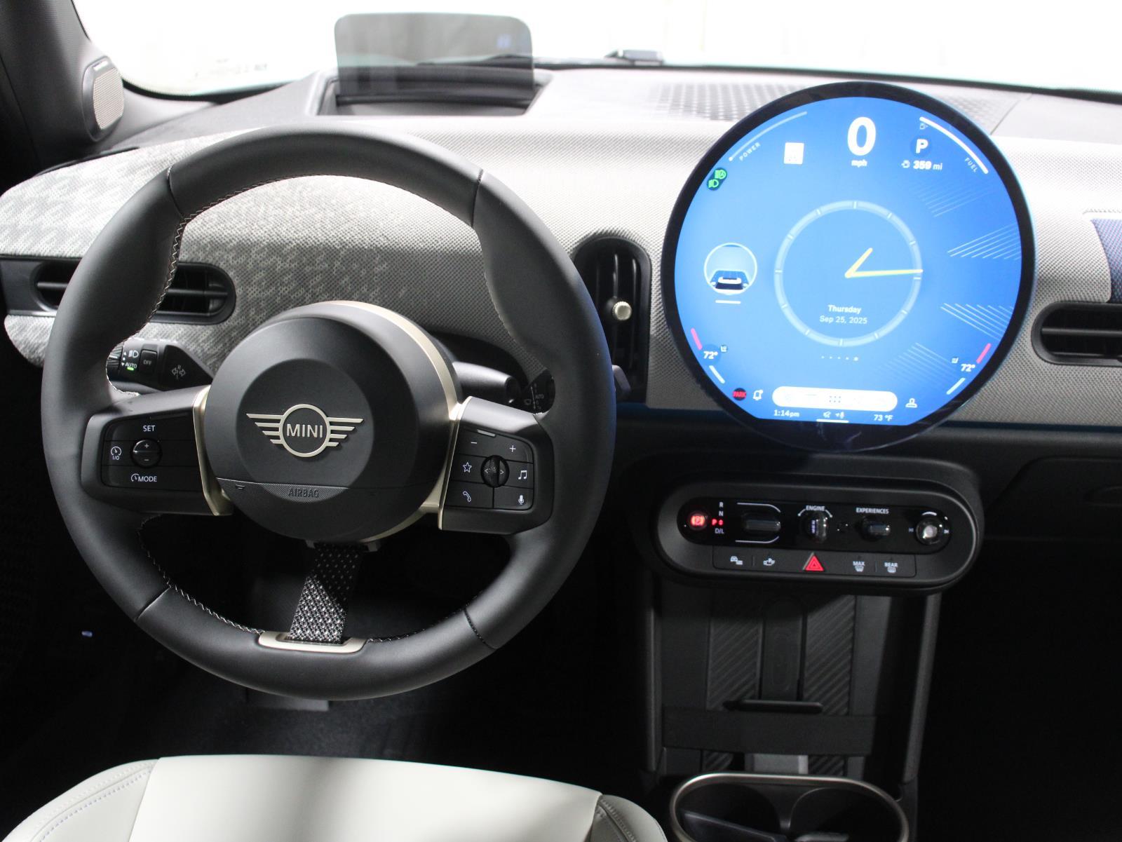 2026 Mini Cooper Hardtop S 4 Door Iconic photo 2