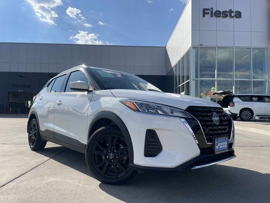2022 Nissan Kicks SV's photo