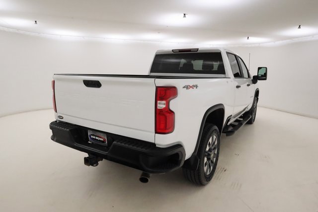 2021 Chevrolet Silverado 2500HD Custom photo 2