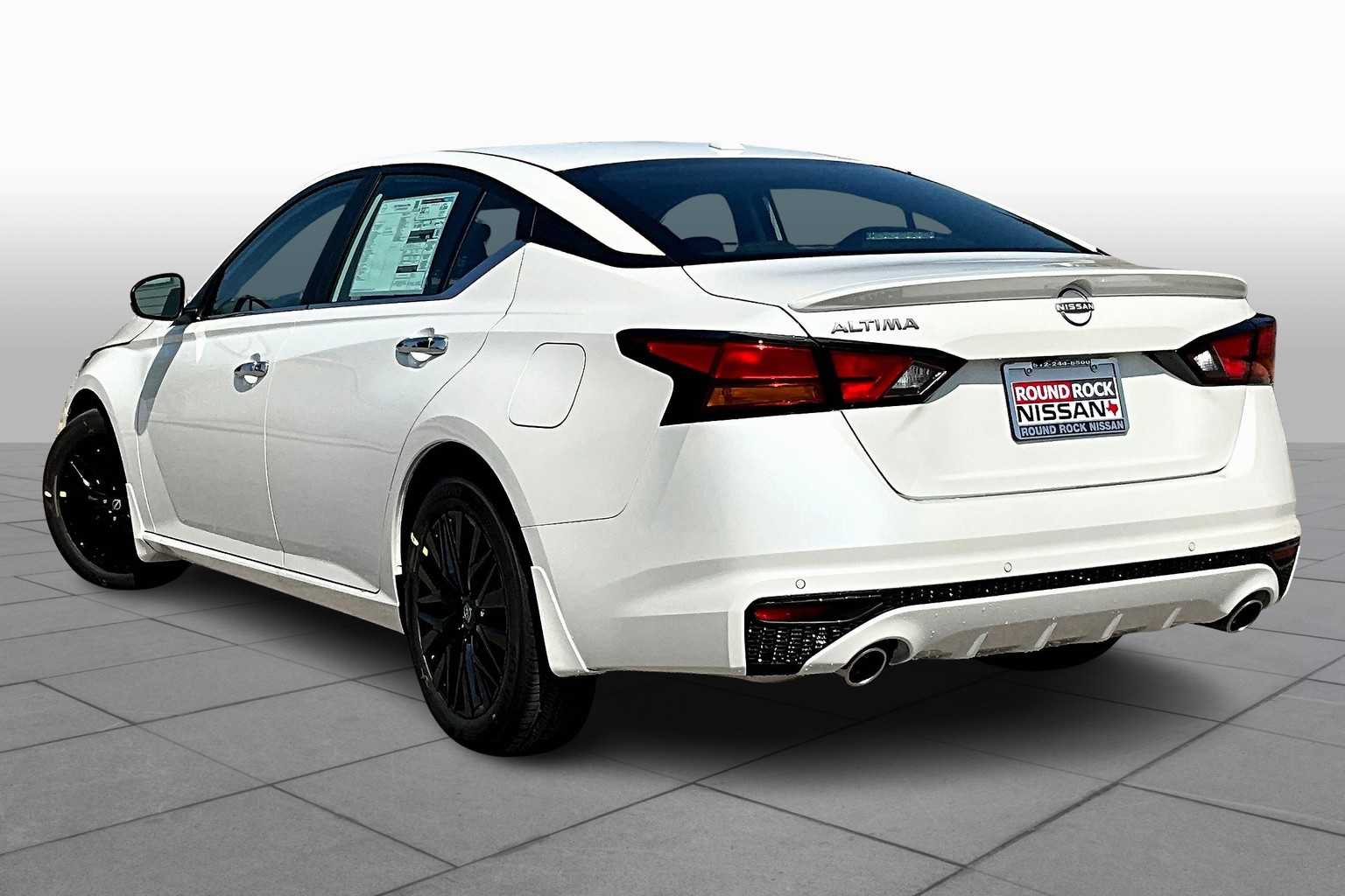 2025 Nissan Altima SV photo 7
