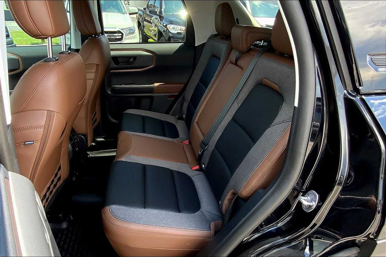 2024 Ford Bronco Sport Outer Banks photo 19