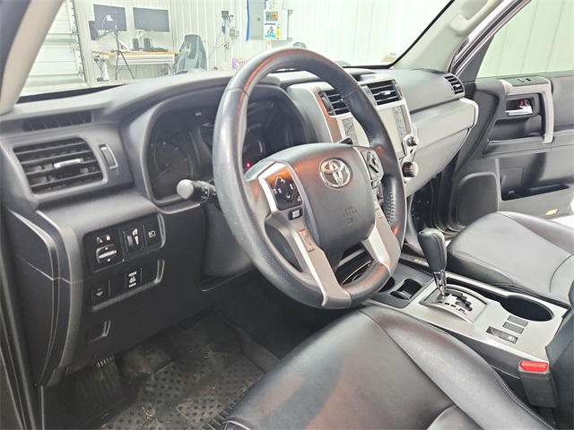 2020 Toyota 4Runner SR5 photo 17