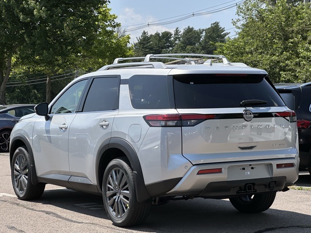 2025 Nissan Pathfinder SL photo 3