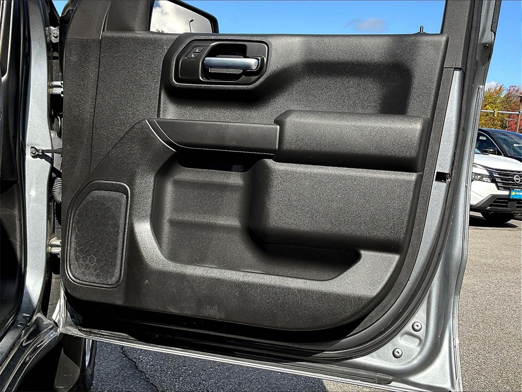 2022 Chevrolet Silverado 1500 Custom photo 11