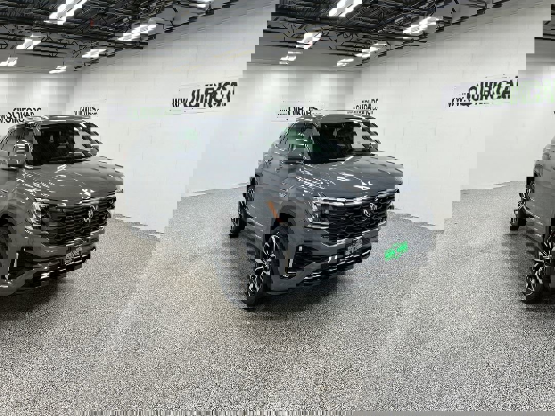 2026 Volkswagen Atlas Cross Sport SEL Premium R-LINE's photo