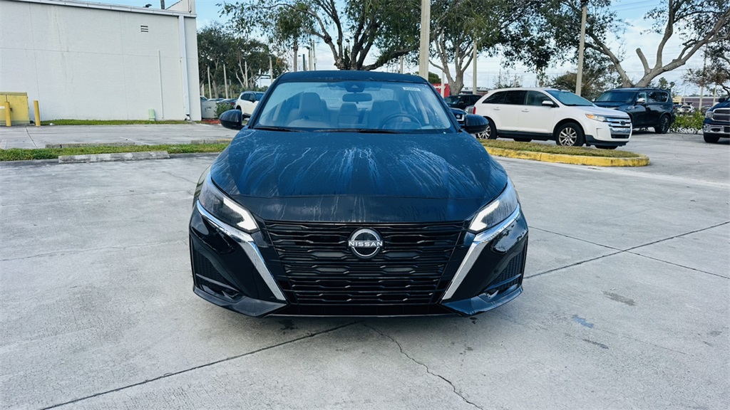2025 Nissan Altima SV photo 2