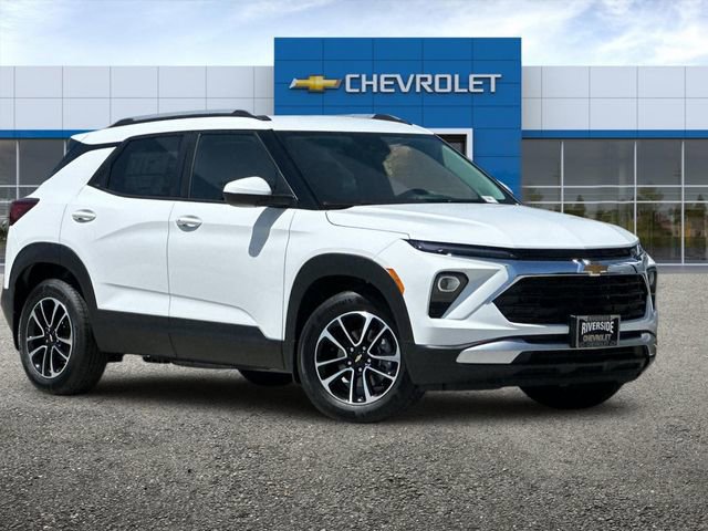 2026 Chevrolet Trailblazer LT photo 2