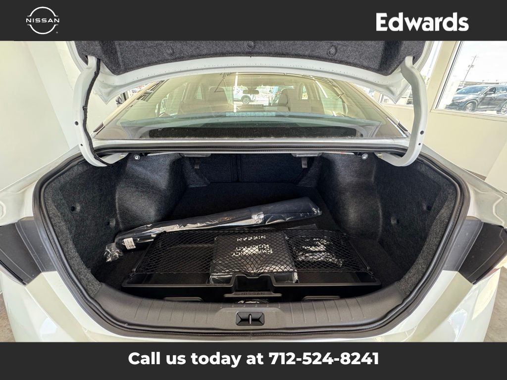 2025 Nissan Altima SV photo 2