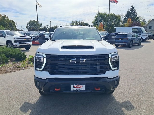 2026 Chevrolet Silverado 2500HD LT photo 2