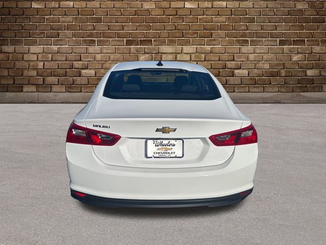2022 Chevrolet Malibu LS photo 4