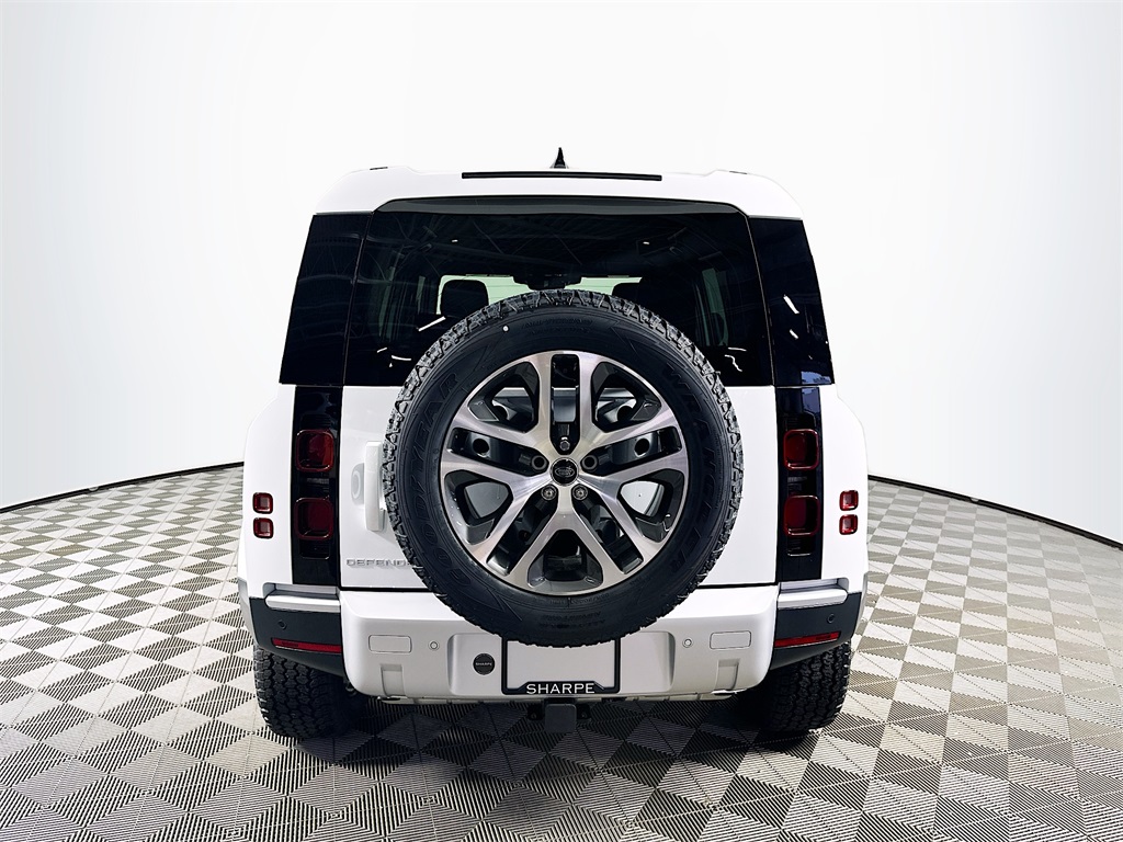 2025 Land Rover Defender 110 S photo 6