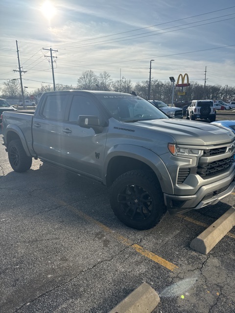 2023 CHEVROLET SILVERADO - Image 2