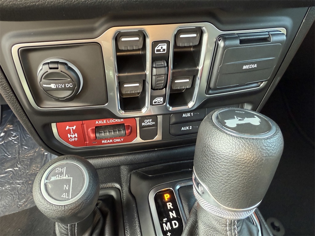 2025 Jeep Wrangler Willys photo 23