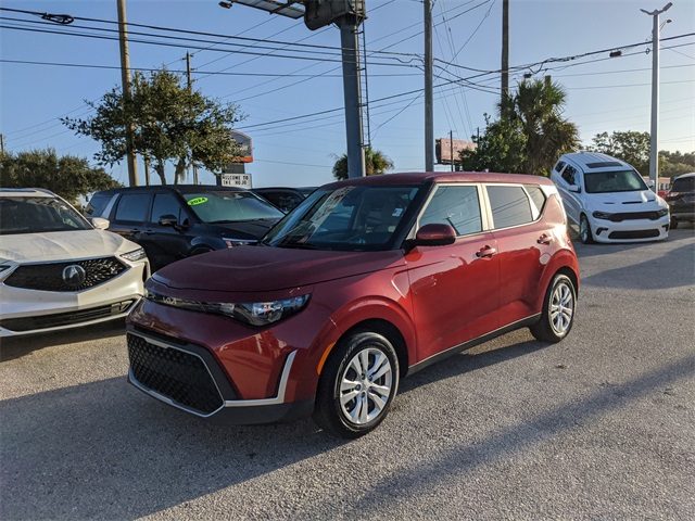 2023 Kia Soul LX photo 2