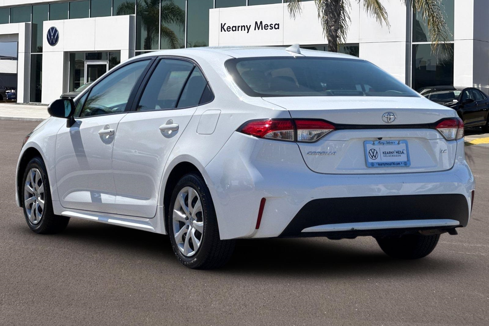 2022 Toyota Corolla LE photo 5