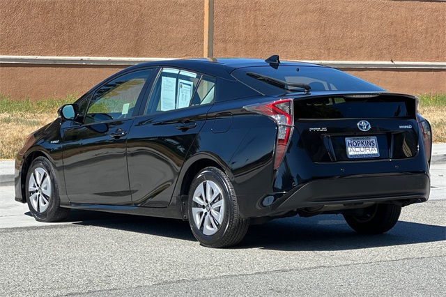 2017 Toyota Prius One Two photo 6
