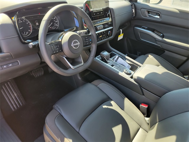 2025 Nissan Pathfinder SL photo 12