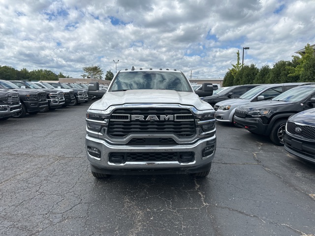 2025 Ram 2500 Tradesman photo 3