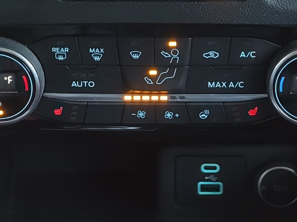 2021 Ford Escape Titanium photo 18