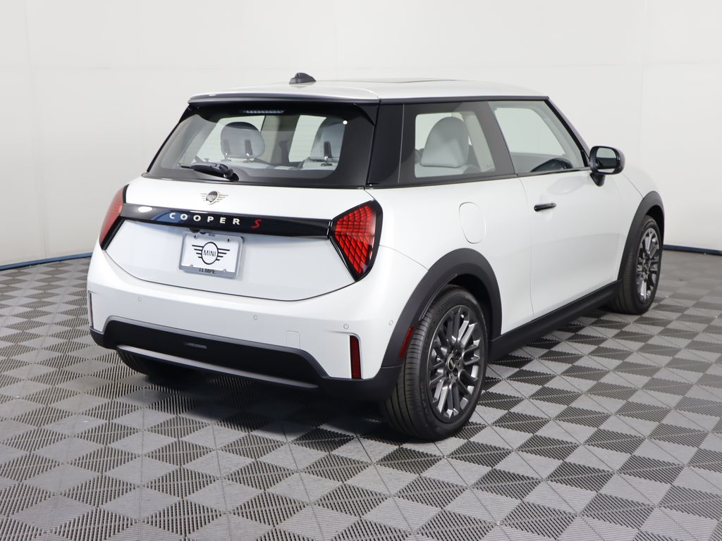 2025 Mini Cooper 2 Door Hardtop Signature photo 5