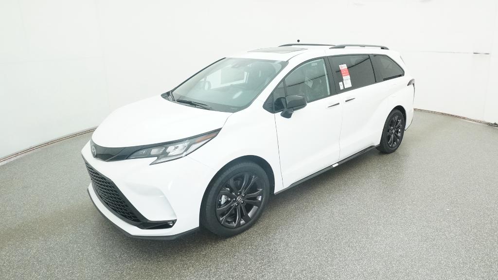 2026 Toyota Sienna XSE's photo