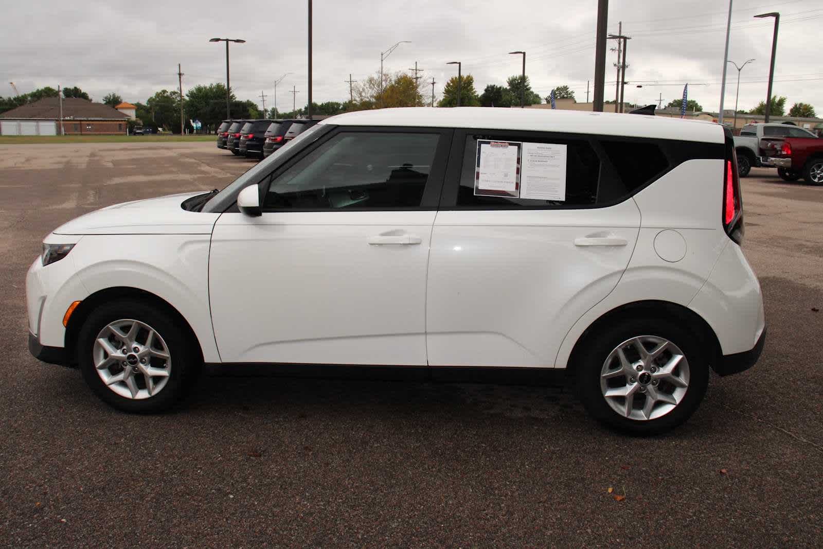 2024 Kia Soul LX photo 4