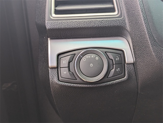 2016 Ford Explorer XLT photo 27