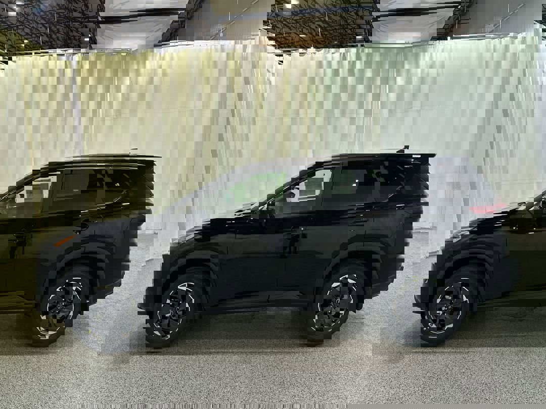 2026 Nissan Rogue SV photo 3