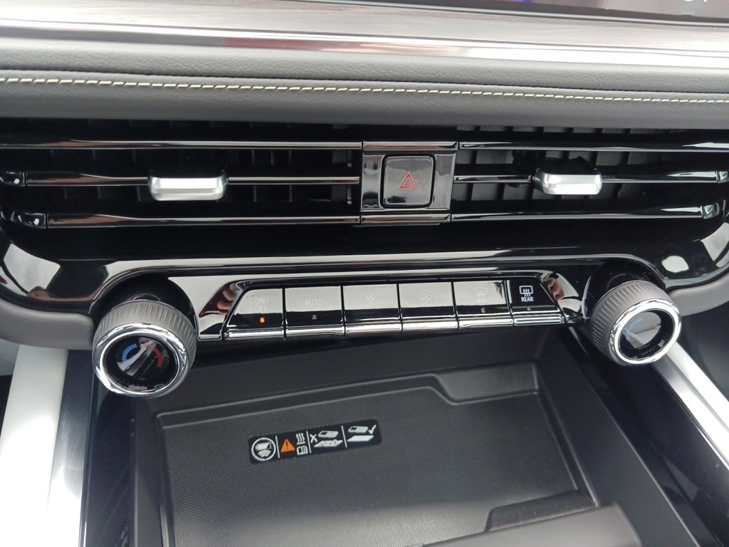 2025 Chevrolet Tahoe Premier photo 24